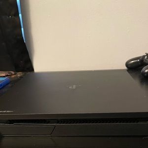 I am selling a PlayStation 4 with an controller the PlayStation 4 has a 500gb HD